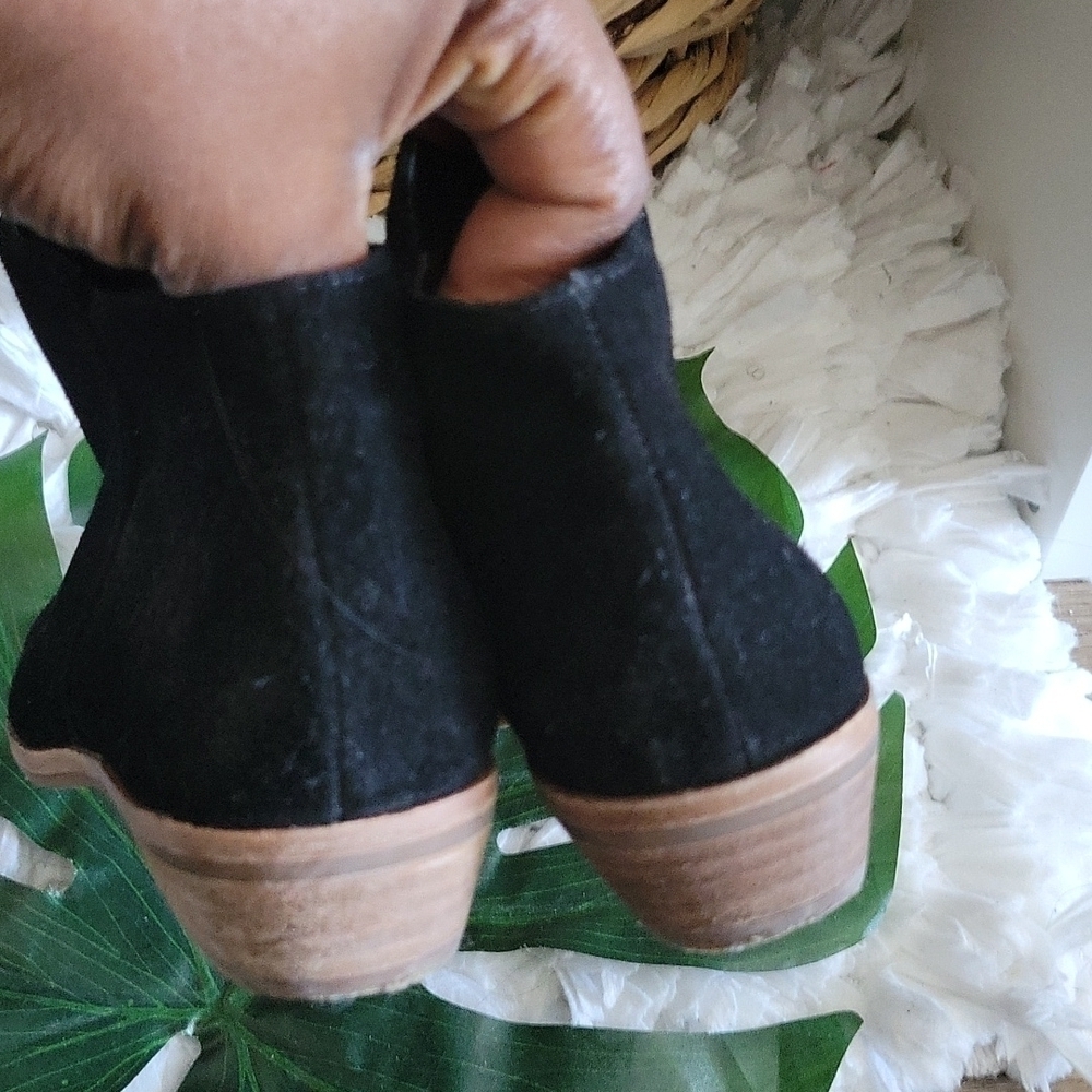 Alex marie black leather upper ankle booties size 6M - Picture 4 of 9